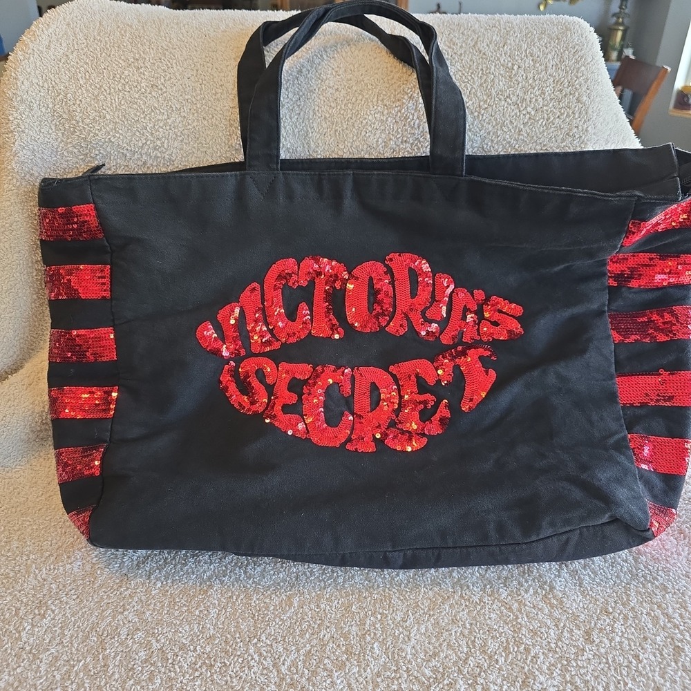 Victoria's Secret Weekender Tote Bag Lips Sequins Black W/red Sequins‎